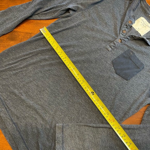 Abercrombie and Fitch Long Sleeve Shirt - Picture 4 of 5